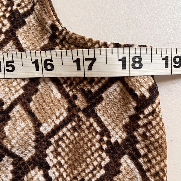 Michael Kors Top Womens Sz S Animal Print Dark Camel Sleeveless Hi Low Classic - Picture 8 of 9